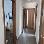 Ironhill Apartmanhaz 公寓 *