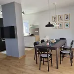 公寓 Ironhill Apartmanhaz 沃尼奥尔茨沃什海吉