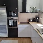 Ironhill Apartmanhaz 沃尼奥尔茨沃什海吉