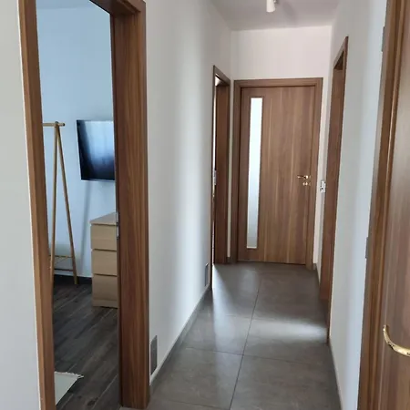 Ironhill Apartmanhaz Διαμέρισμα *