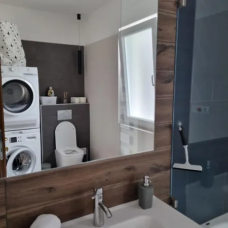 Ironhill Apartmanhaz Διαμέρισμα *