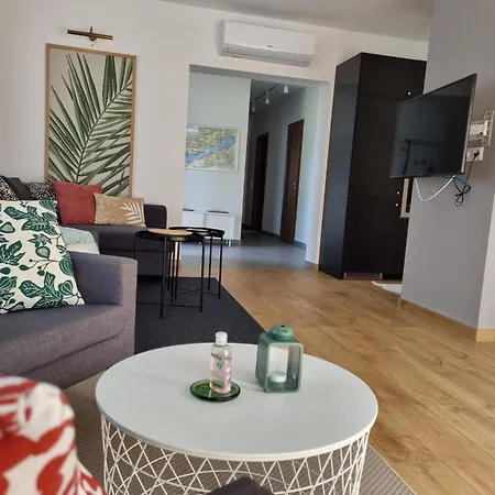 Ironhill Apartmanhaz *
