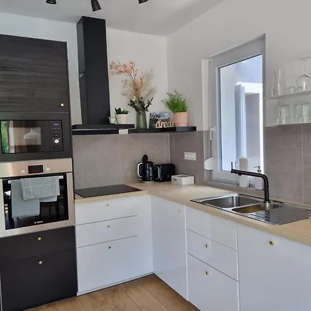 Ironhill Apartmanhaz *