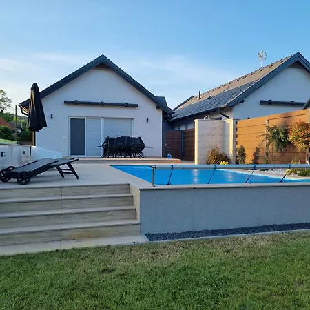 Ironhill Apartmanhaz Διαμέρισμα *