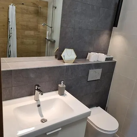 Ironhill Apartmanhaz *