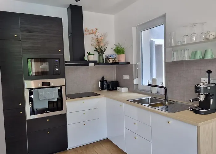 Ironhill Apartmanhaz *